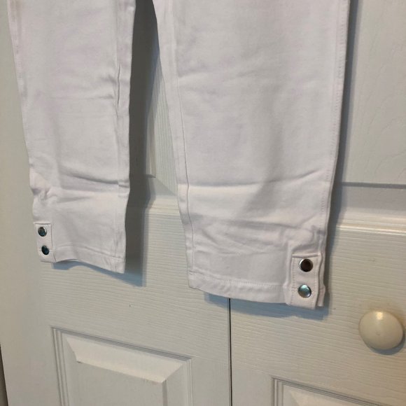 NWT White Stretch Capris - Picture 3 of 4